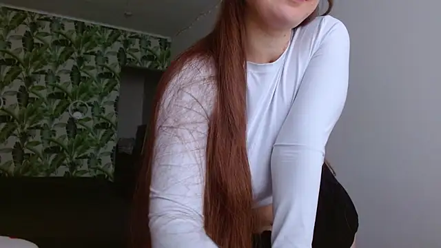 Snapshot of Olivia_shine chatting on April 9, 2026, 4:25 am Olivia shine online show from April 9, 2026, 4:25 am