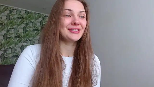 Snapshot of Olivia_shine chatting on April 17, 2026, 4:26 am Olivia shine online show from April 17, 2026, 4:26 am