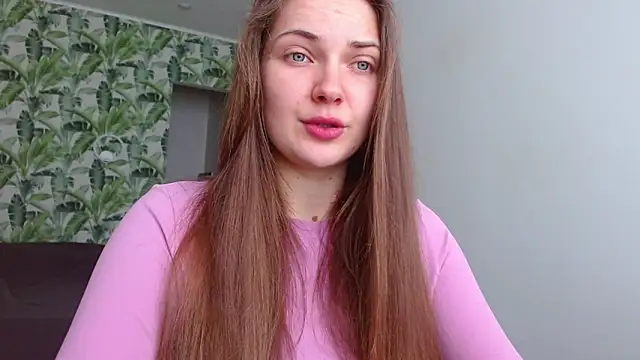 Snapshot of Olivia_shine chatting on March 21, 2026, 5:19 am Olivia shine online show from March 21, 2026, 5:19 am