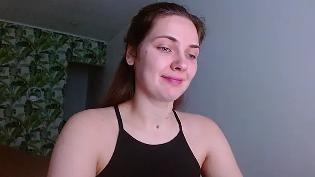 Snapshot of Olivia_shine chatting on January 27, 2025, 5:36 am Olivia shine online show from January 27, 2025, 5:36 am
