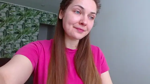 Snapshot of Olivia_shine chatting on March 27, 2026, 5:16 am Olivia shine online show from March 27, 2026, 5:16 am