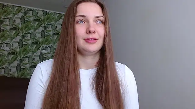 Snapshot of Olivia_shine chatting on March 20, 2026, 5:30 am Olivia shine online show from March 20, 2026, 5:30 am