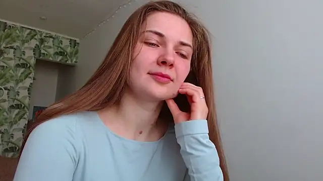 Snapshot of Olivia_shine chatting on February 28, 2025, 5:26 am Olivia shine online show from February 28, 2025, 5:26 am
