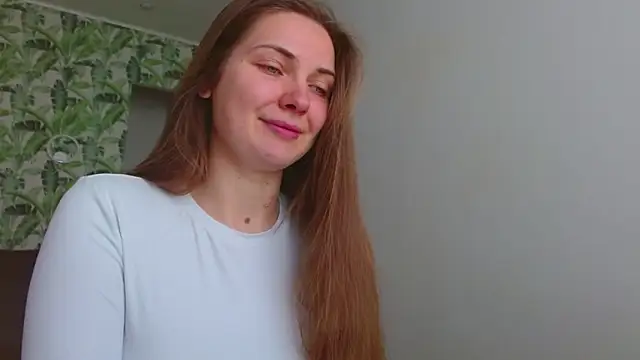 Snapshot of Olivia_shine chatting on April 21, 2026, 4:19 am Olivia shine online show from April 21, 2026, 4:19 am