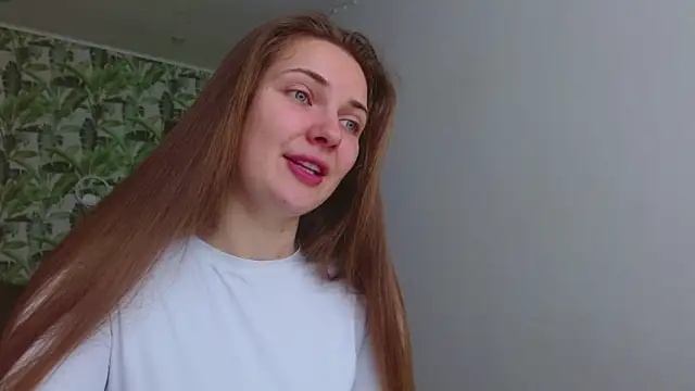 Snapshot of Olivia_shine chatting on April 22, 2026, 4:19 am Olivia shine online show from April 22, 2026, 4:19 am