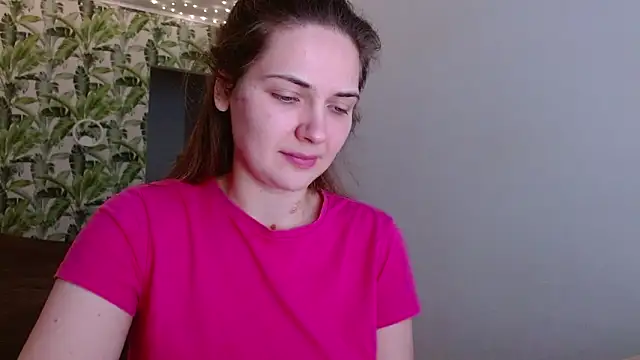 Snapshot of Olivia_shine chatting on January 15, 2026, 5:22 am Olivia shine online show from January 15, 2026, 5:22 am