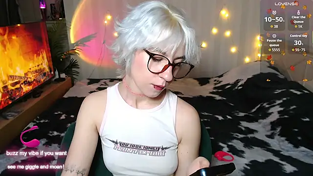 Snapshot of _Moonlight_t chatting on November 28, 2025, 7:08 am Moonlight t online show from November 28, 2025, 7:08 am