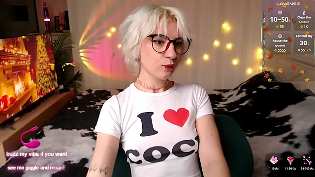 Snapshot of _Moonlight_t chatting on December 3, 2025, 8:58 am Moonlight t online show from December 3, 2025, 8:58 am