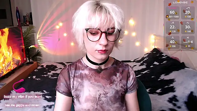 Snapshot of _Moonlight_t chatting on November 25, 2025, 8:14 am Moonlight t online show from November 25, 2025, 8:14 am