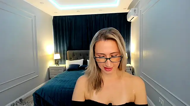 PassionGlow online show from September 13, 2025, 4:01 am