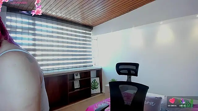 victoria mooree online show from April 11, 2026, 3:38 pm