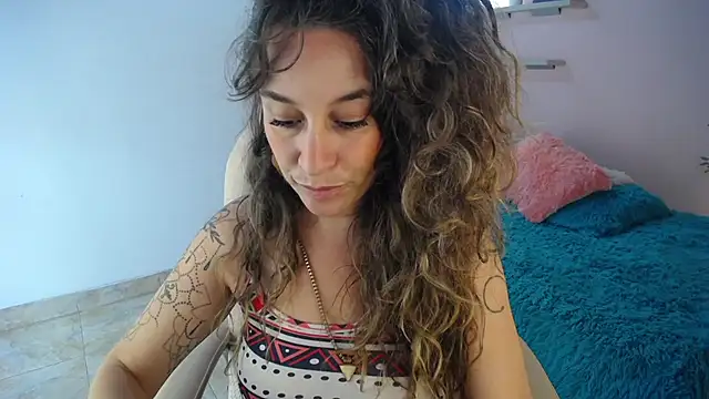 Paula Paz online show from September 19, 2025, 3:16 pm