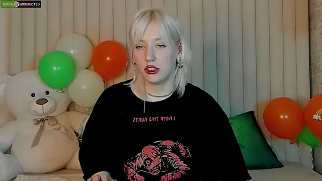 Snapshot of RachelCart chatting on March 18, 2025, 6:50 am RachelCart online show from March 18, 2025, 6:50 am