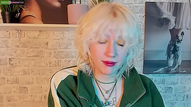 Snapshot of RachelCart chatting on March 7, 2025, 12:45 pm RachelCart online show from March 7, 2025, 12:45 pm