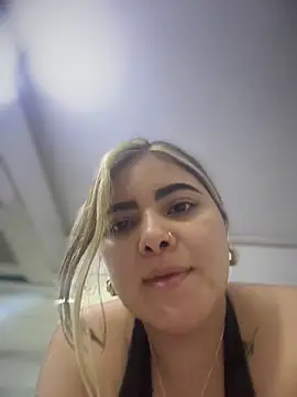 EVELIN MASON online show from December 4, 2025, 10:42 pm