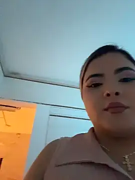 Snapshot of EVELIN_MASON chatting on May 16, 2026, 7:35 pm EVELIN MASON online show from May 16, 2026, 7:35 pm