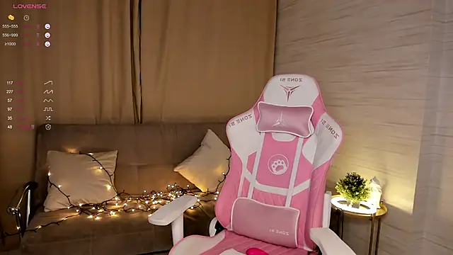 AnnikaAllison online show from March 19, 2025, 3:08 pm