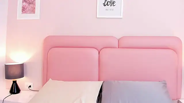 little dolly1 online show from November 19, 2025, 1:22 pm