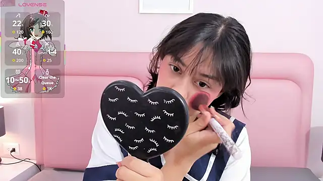 Snapshot of little_dolly1 chatting on October 5, 2025, 12:29 pm little dolly1 online show from October 5, 2025, 12:29 pm