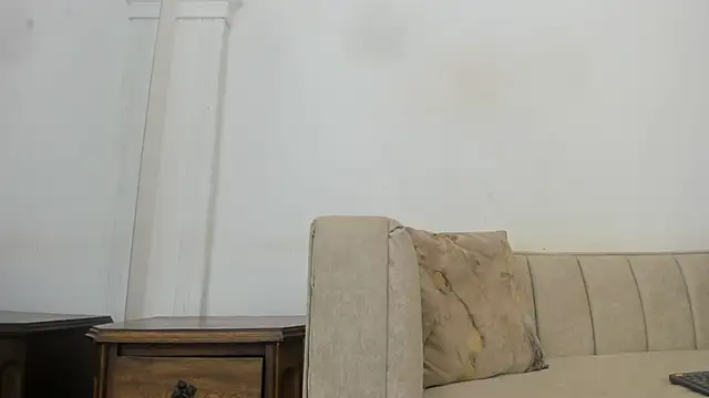 saray mardez online show from October 12, 2025, 12:06 pm