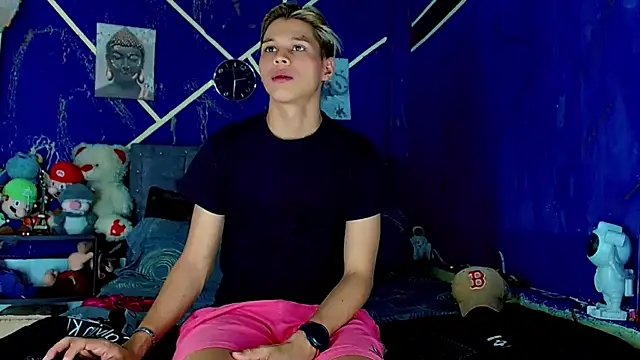 Liamscott  online show from May 25, 2026, 6:28 pm