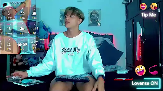 Liamscott  online show from November 7, 2025, 7:51 pm