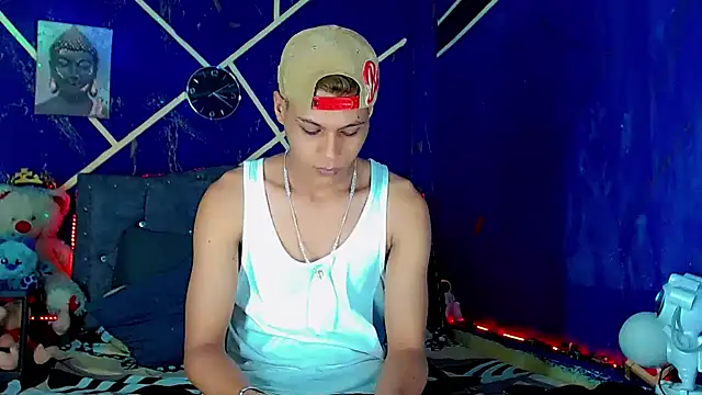 Liamscott  online show from June 9, 2026, 8:21 pm