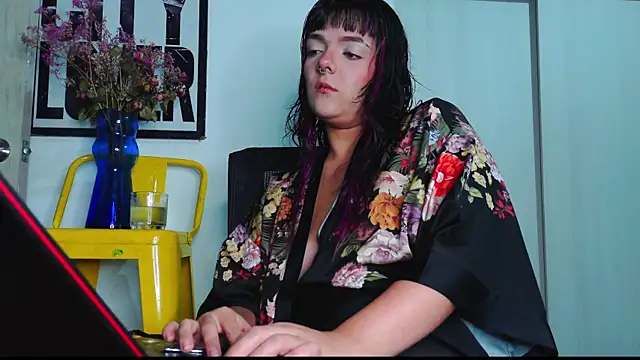 purple em69 online show from June 17, 2026, 4:23 am