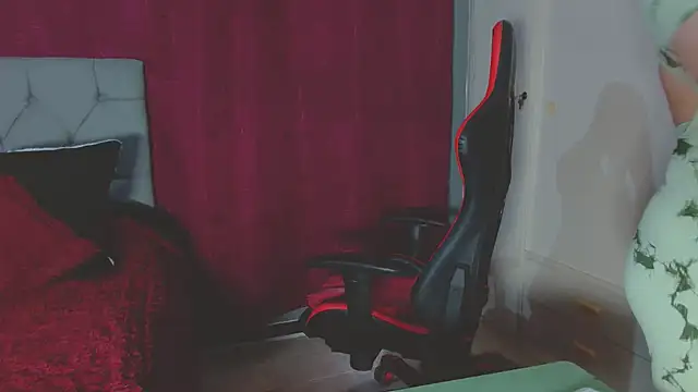 Snapshot of Noamartin_ chatting on October 28, 2025, 11:03 pm Noamartin online show from October 28, 2025, 11:03 pm