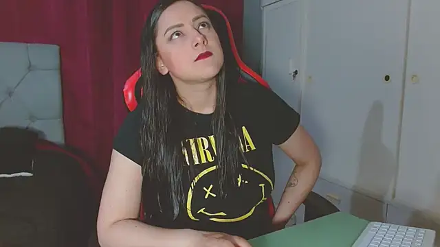 Snapshot of Noamartin_ chatting on October 12, 2025, 2:13 am Noamartin online show from October 12, 2025, 2:13 am