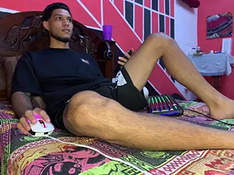 tanned boy online show from May 6, 2026, 5:39 pm