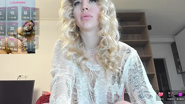 Snapshot of Megan_Ros chatting on February 20, 2025, 7:01 am Megan Ros online show from February 20, 2025, 7:01 am