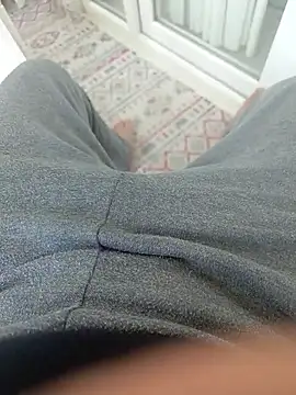 Lion323221 online show from April 13, 2026, 10:52 am