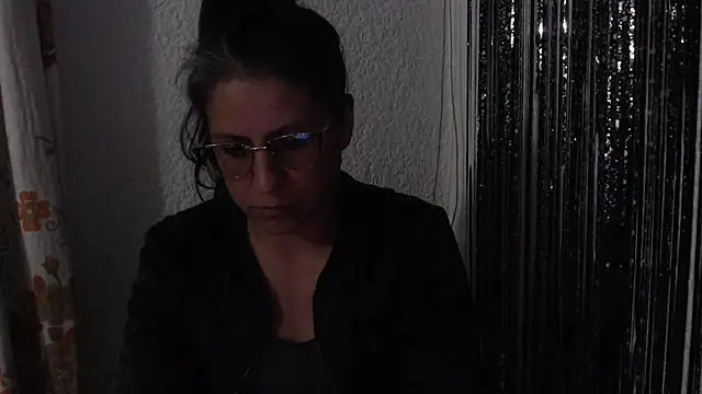 Snapshot of LucifernandaSw chatting on February 28, 2025, 4:32 am LucifernandaSw online show from February 28, 2025, 4:32 am