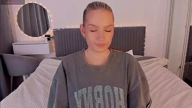 CassieRayss online show from January 16, 2026, 3:49 pm