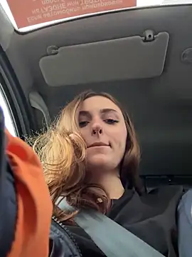 hotAssHell  online show from December 3, 2024, 8:33 am