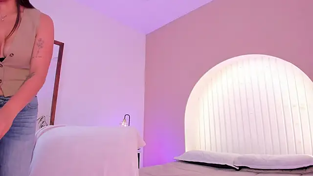 martina duque  online show from March 13, 2026, 7:08 pm