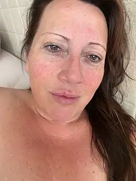 xsexycurvymilf online show from May 24, 2026, 7:08 am