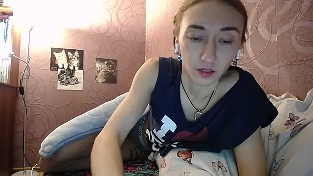 Snapshot of Fire__Foxx chatting on December 3, 2024, 10:56 am Fire Foxx online show from December 3, 2024, 10:56 am