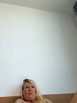 EmmaInLove23 online show from February 21, 2026, 5:31 am