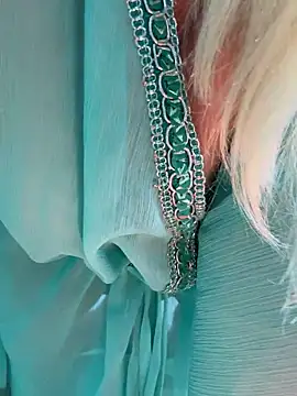 EmmaInLove23 online show from October 2, 2025, 2:04 am