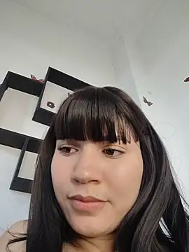 Snapshot of hanaa_18 chatting on December 17, 2025, 4:01 pm hanaa 18 online show from December 17, 2025, 4:01 pm