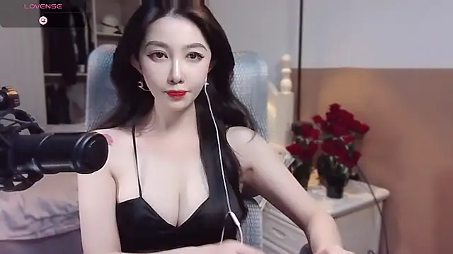 Snapshot of vyizh- chatting on January 24, 2025, 1:47 pm vyizh- online show from January 24, 2025, 1:47 pm