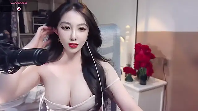 Snapshot of vyizh- chatting on February 25, 2025, 4:46 am vyizh- online show from February 25, 2025, 4:46 am