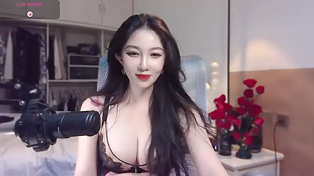 Snapshot of vyizh- chatting on March 8, 2025, 5:01 pm vyizh- online show from March 8, 2025, 5:01 pm