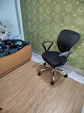  Redwine  online show from November 21, 2025, 4:55 am