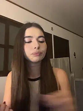 Snapshot of Coralinee_01 chatting on June 4, 2026, 12:59 am Coralinee 01 online show from June 4, 2026, 12:59 am
