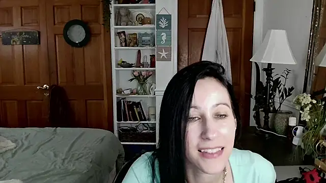 cutelittlemama0418 online show from October 16, 2025, 7:22 pm