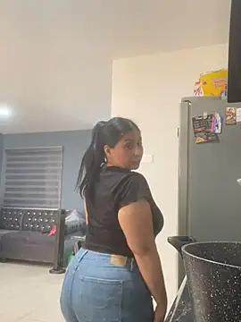 valentinesexx online show from December 24, 2024, 7:22 pm