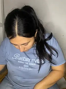 valentinesexx online show from January 17, 2025, 8:22 pm